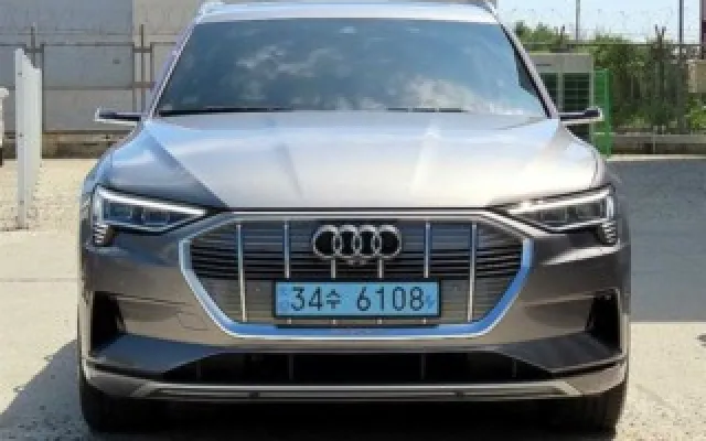 인천중고차할부신용 e-트론 55 콰트로 매물 사진 3 - 2023/09 25,187km